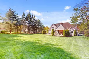 44 Chippenwood Ln, Bristol, CT 06010 - Photo 30