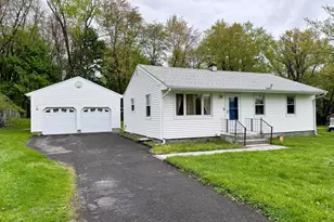17 Cricket Rd, East Windsor, CT 06088 - Photo 2