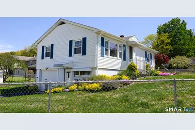 8 Teddy Lane, Norwich, CT 06360 - Photo 2