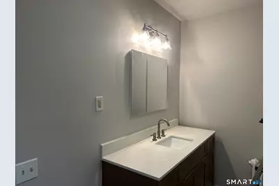 17 Broad Street #2nd Fl Rear, Middletown, CT 06457 - Photo 4