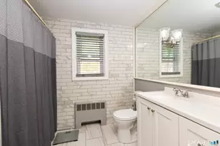 170 Amherst St, Hartford, CT 06106 - Photo 16