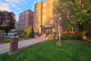 39 Glenbrook Rd, Stamford, CT 06902 - Photo 2