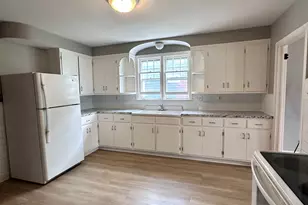 124 Harborview Ave, Bridgeport, CT 06605 - Photo 6