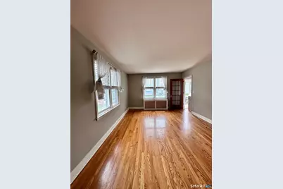 124 Harborview Avenue, Bridgeport, CT 06605 - Photo 4