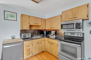 41 Hemingway St, Plainville, CT 06062 - Photo 12