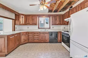 3850 Old Town Rd, Bridgeport, CT 06606 - Photo 14