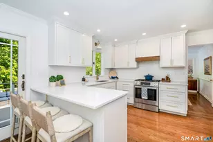 27 Point O Woods Rd S, Darien, CT 06820 - Photo 6