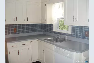 47 Lawlor Terrace, Stratford, CT 06614 - Photo 6