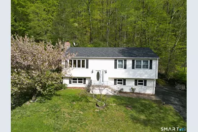 102 Metacomet Road, Plainville, CT 06062 - Photo 2