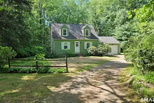 63 Moravia Rd, Avon, CT 06001 - Photo 4