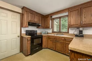 75 Village St, Bristol, CT 06010 - Photo 12