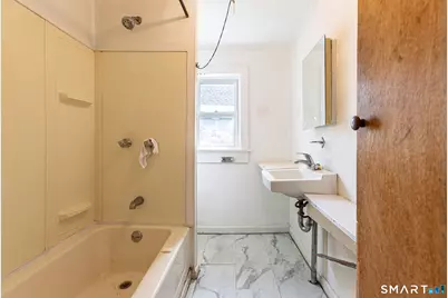 71 Blackhall Street, New London, CT 06320 - Photo 16