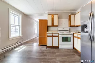 71 Blackhall St, New London, CT 06320 - Photo 10