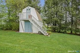 32 Loveland Ln, Bristol, CT 06010 - Photo 6