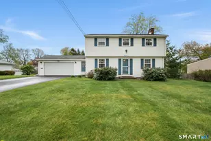 32 Loveland Ln, Bristol, CT 06010 - Photo 2