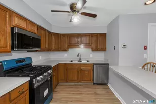201 Ashmead Cmns, Enfield, CT 06082 - Photo 10