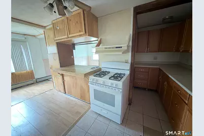 46 Vought Place, Stratford, CT 06614 - Photo 8