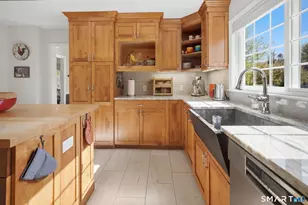 119 Spring St, Glastonbury, CT 06033 - Photo 2