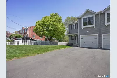 100 Dirienzo Heights #100, Derby, CT 06418 - Photo 4