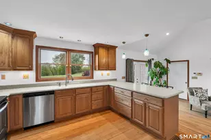 1015 Northrop Rd, Wallingford, CT 06492 - Photo 18