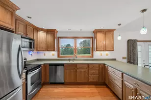 1015 Northrop Rd, Wallingford, CT 06492 - Photo 20