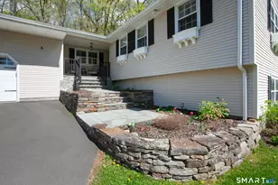 116 Carriage Dr, Avon, CT 06001 - Photo 2