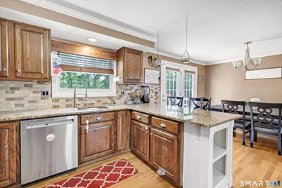 52 Brittany Lane, Naugatuck, CT 06770 - Photo 4