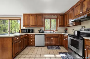 85 Mossa Dr, Bristol, CT 06010 - Photo 12