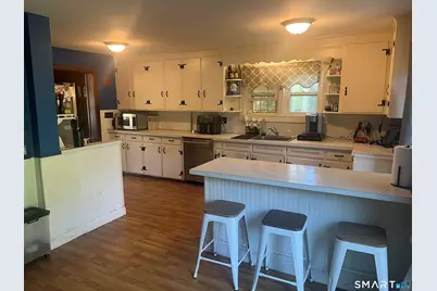 527 Lake Street, Manchester, CT 06042 - Photo 2