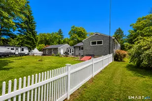13 Jackson St, Avon, CT 06001 - Photo 18