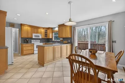 15 Farm Brook Court, Hamden, CT 06514 - Photo 10
