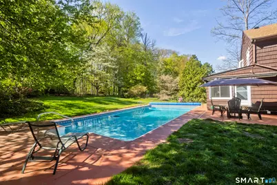 10 Cliffmount Drive, Bloomfield, CT 06002 - Photo 2