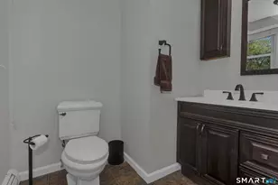 10 Cliffmount Dr, Bloomfield, CT 06002 - Photo 22
