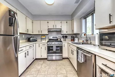 70 Country Place #70, Shelton, CT 06484 - Photo 10
