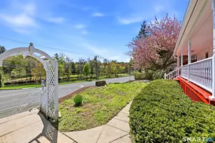 82 West St, Simsbury, CT 06070 - Photo 24