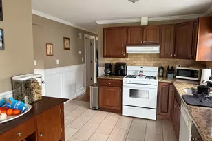 57 Benson St, New Britain, CT 06051 - Photo 6