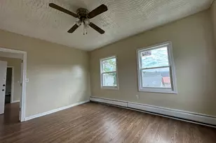 38 Green St, Waterbury, CT 06708 - Photo 10