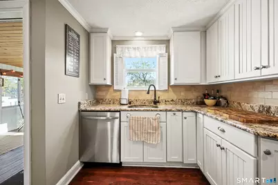 51 Oakdale Street, Wethersfield, CT 06109 - Photo 10