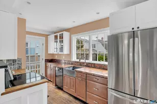 10 Trumbull St, Stonington, CT 06378 - Photo 14
