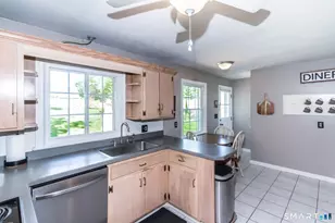 61 Cedarwood Dr, New Britain, CT 06052 - Photo 10