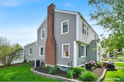 61 Cedar Street, Newington, CT 06111 - Photo 4