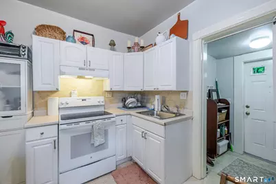 192 Knickerbocker Avenue, Stamford, CT 06907 - Photo 10