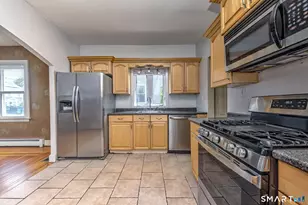 88 E Brown St, West Haven, CT 06516 - Photo 16