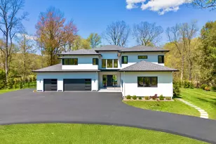27 Old Oak Rd, Easton, CT 06612 - Photo 2