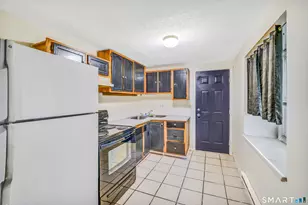 364 Colonial Ave, Waterbury, CT 06704 - Photo 4