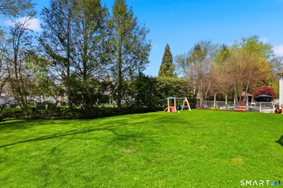 33 Club Circle, Stamford, CT 06905 - Photo 38