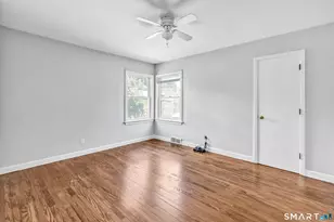 48 Mountain St, Derby, CT 06418 - Photo 16