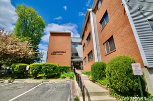 18 Amsterdam Ave, Bridgeport, CT 06606 - Photo 2
