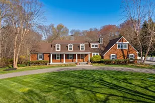 11 Westwood Dr, Waterford, CT 06385 - Photo 2