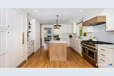 18 Phillips Lane, Darien, CT 06820 - Photo 6